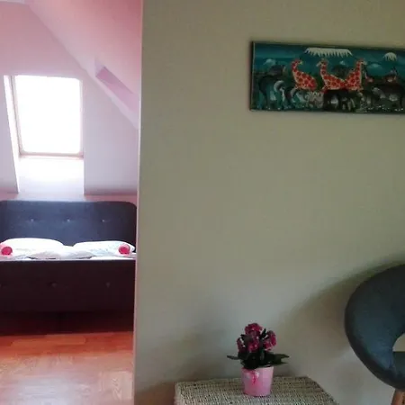 Apartament 32